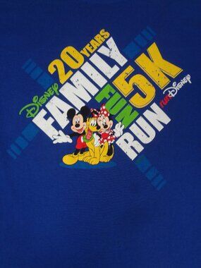 RUN DISNEY 20 YEARS OF FAMILY FUN 5K BLUE SMALL T-SHIRT L583